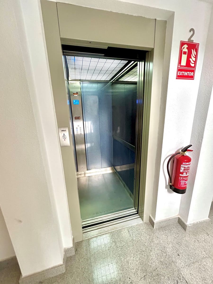 2 slaapkamer Flat te huur in Castello de la Plana met garage - € 780 (Ref: 9075344)