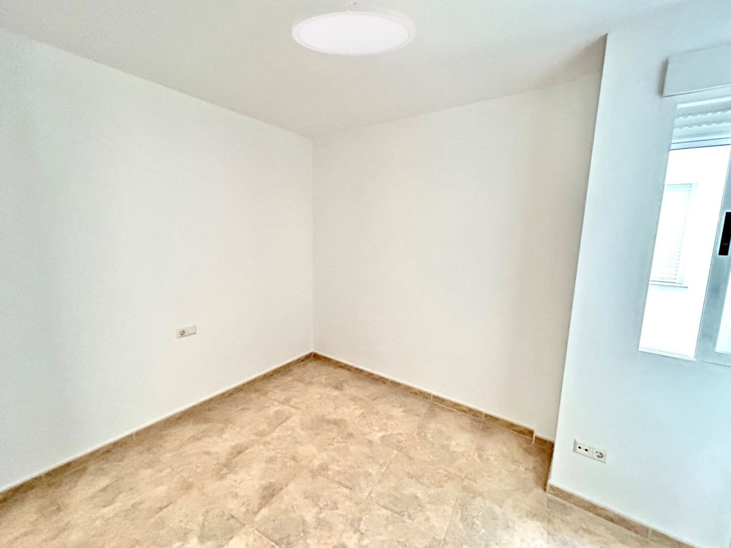 2 slaapkamer Flat te huur in Castello de la Plana met garage - € 780 (Ref: 9075344)