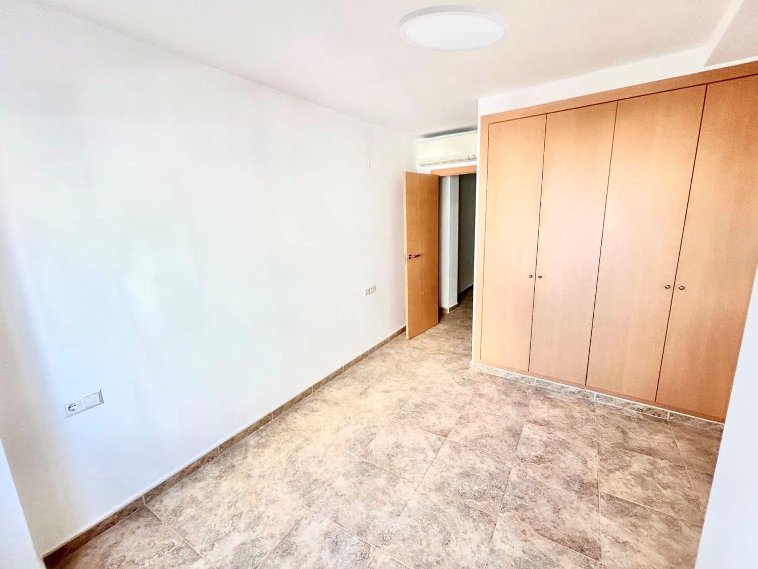 2 slaapkamer Flat te huur in Castello de la Plana met garage - € 780 (Ref: 9075344)