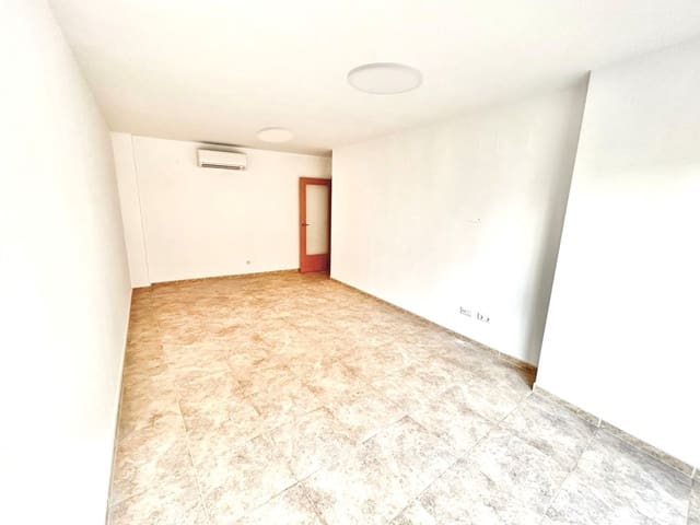 2 bedroom Flat for rent in Castelló de la Plana with garage - € 780 (Ref: 9075344)