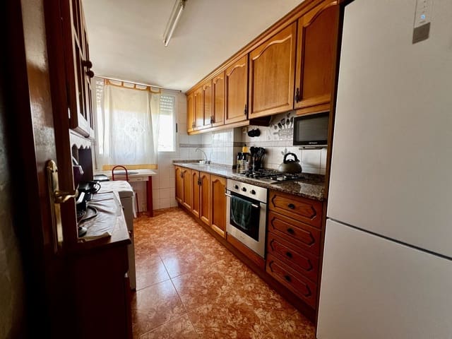 4 bedroom Flat for sale in L'Alcora with garage - € 130,000 (Ref: 9099375)