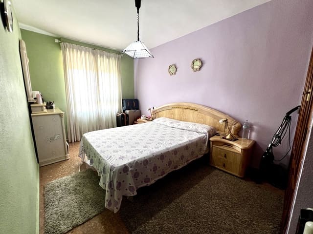 4 soveværelse Lejlighed til salg i L'Alcora med garage - € 105.000 (Ref: 9099375)