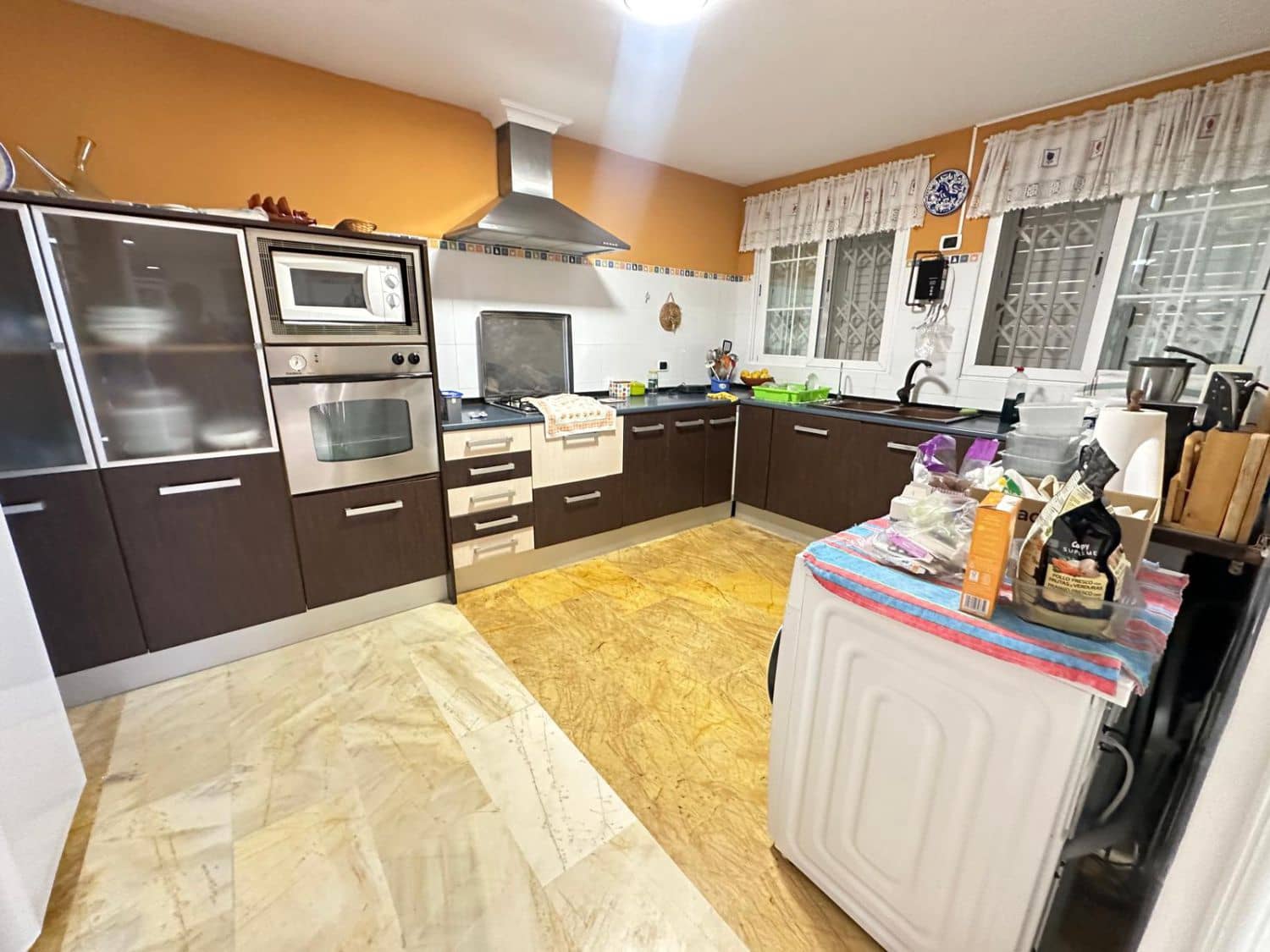 7 soveværelse Rækkehus til salg i Castello de la Plana med garage - € 950.000 (Ref: 9099376)