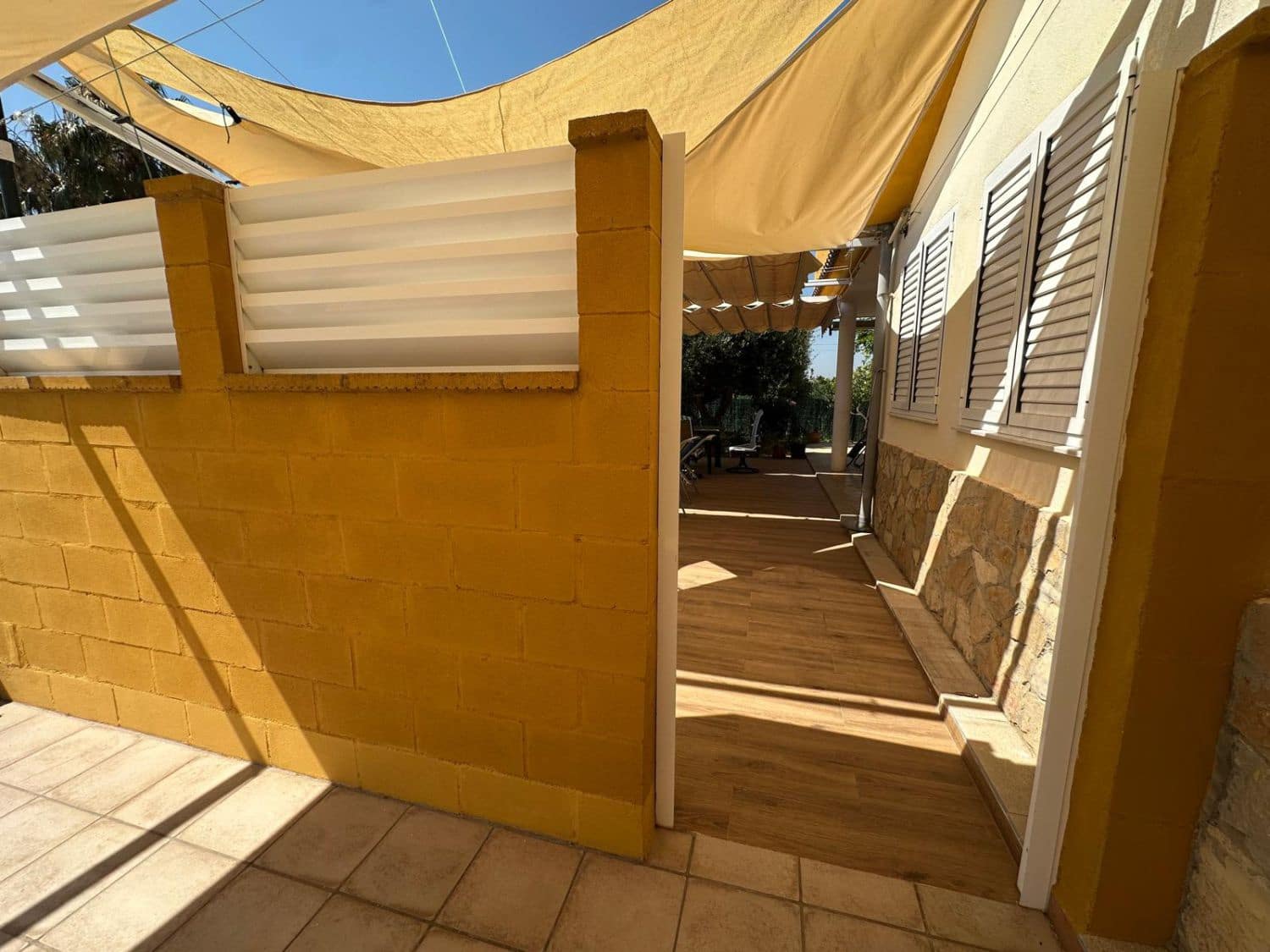 7 soveværelse Rækkehus til salg i Castello de la Plana med garage - € 950.000 (Ref: 9099376)