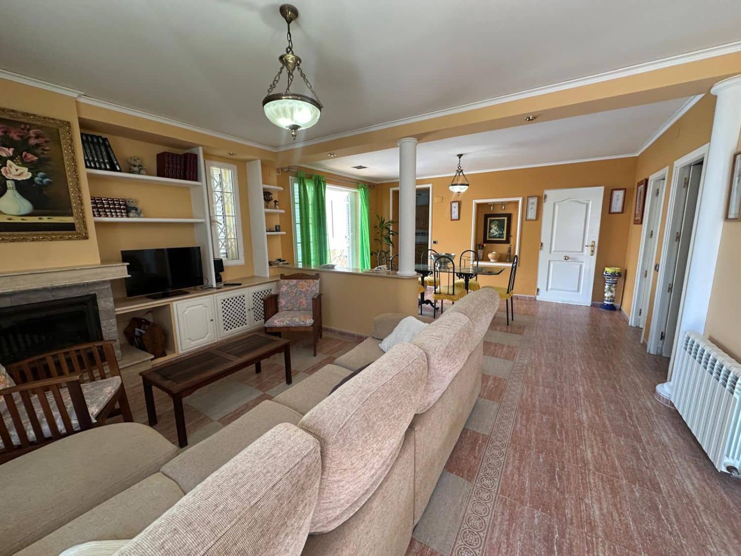 7 soveværelse Rækkehus til salg i Castello de la Plana med garage - € 950.000 (Ref: 9099376)