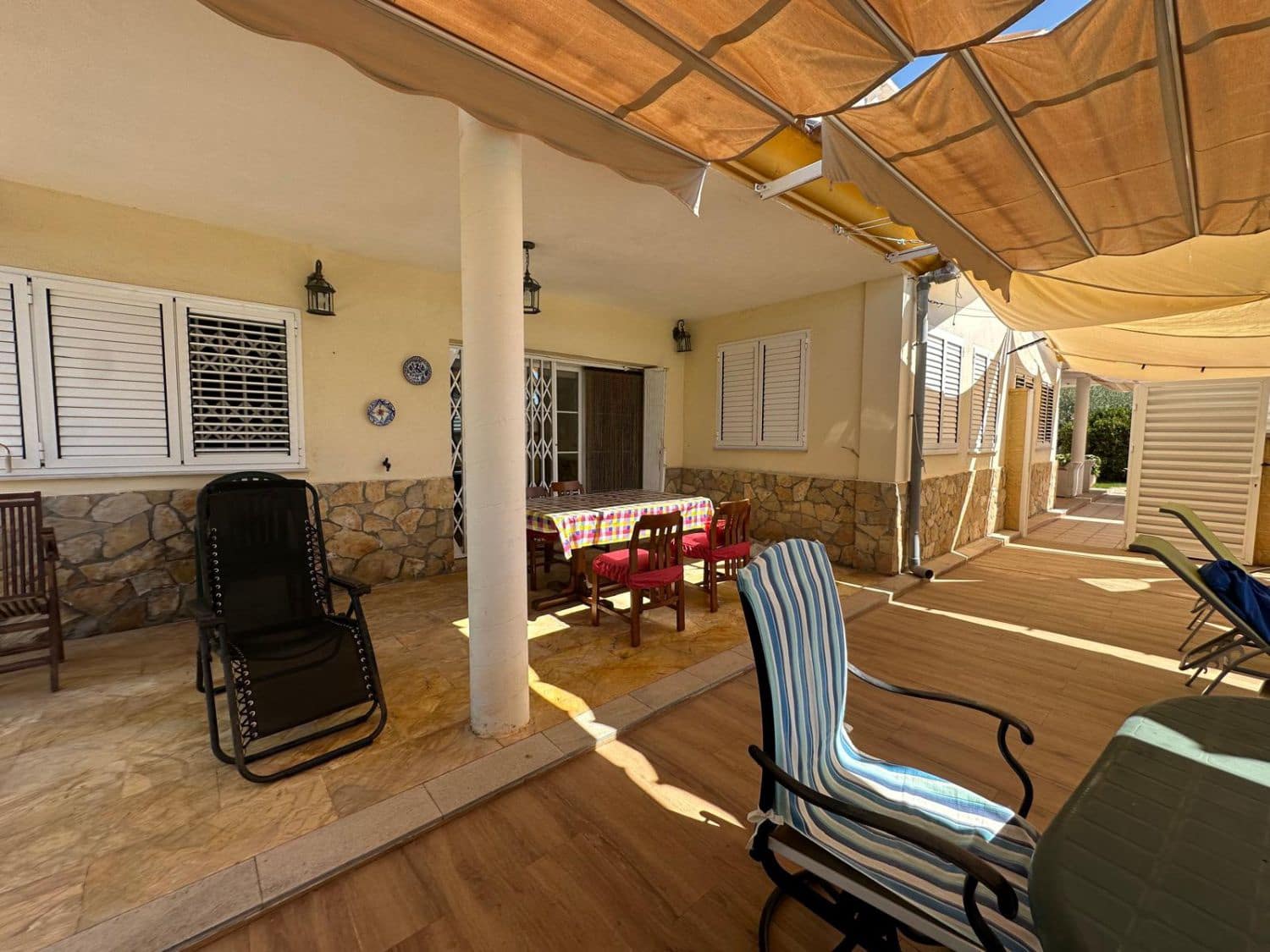 7 soveværelse Rækkehus til salg i Castello de la Plana med garage - € 950.000 (Ref: 9099376)