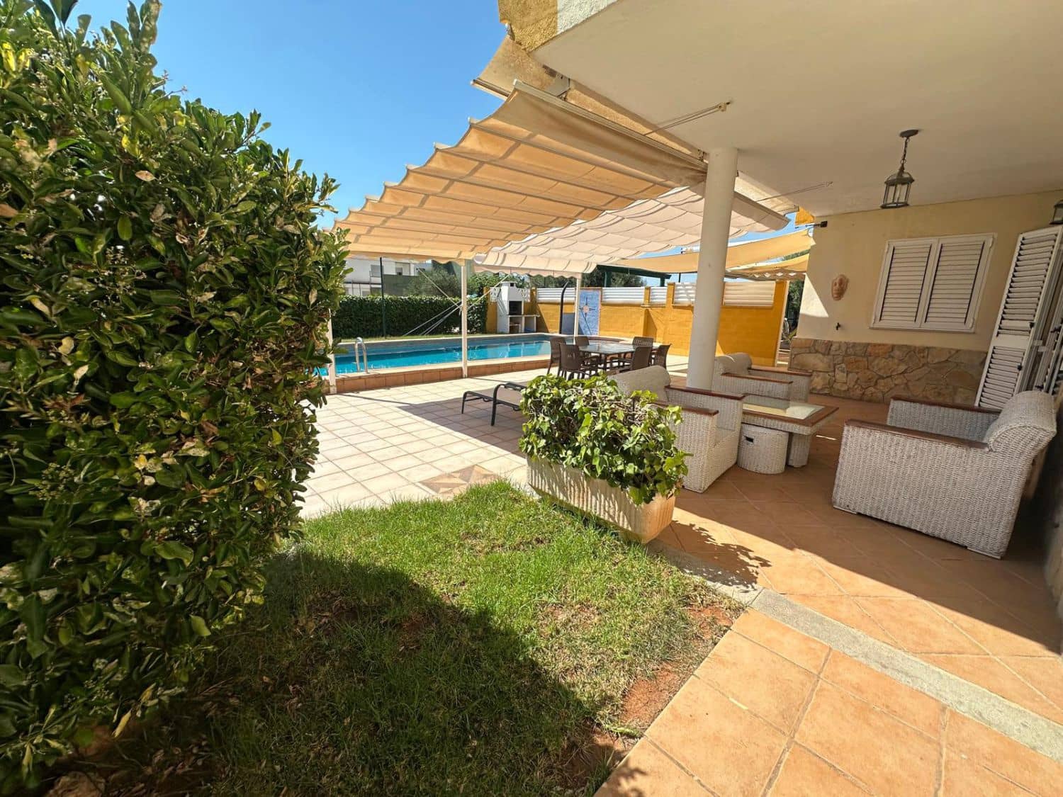 7 soveværelse Rækkehus til salg i Castello de la Plana med garage - € 950.000 (Ref: 9099376)