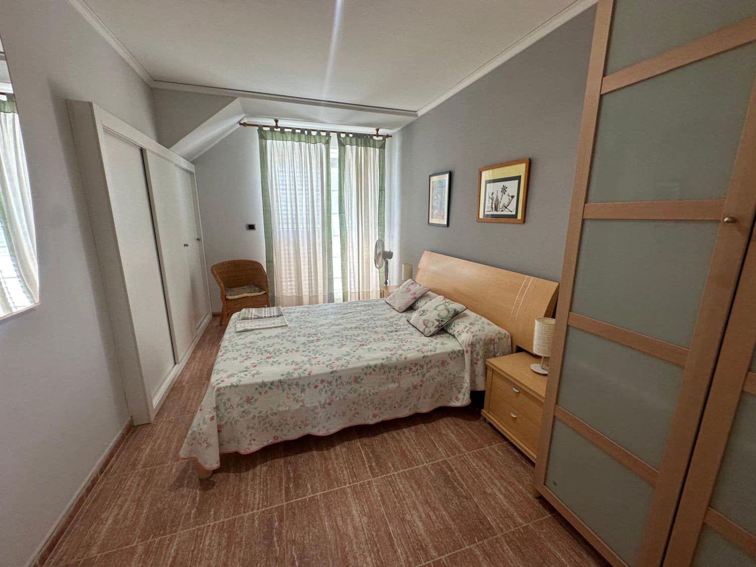 7 soveværelse Rækkehus til salg i Castello de la Plana med garage - € 950.000 (Ref: 9099376)