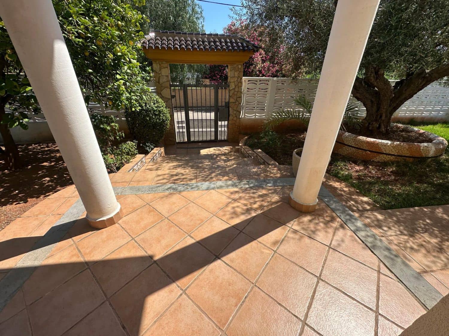 7 soveværelse Rækkehus til salg i Castello de la Plana med garage - € 950.000 (Ref: 9099376)