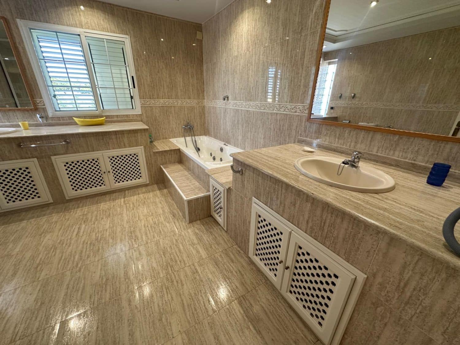 7 soveværelse Rækkehus til salg i Castello de la Plana med garage - € 950.000 (Ref: 9099376)