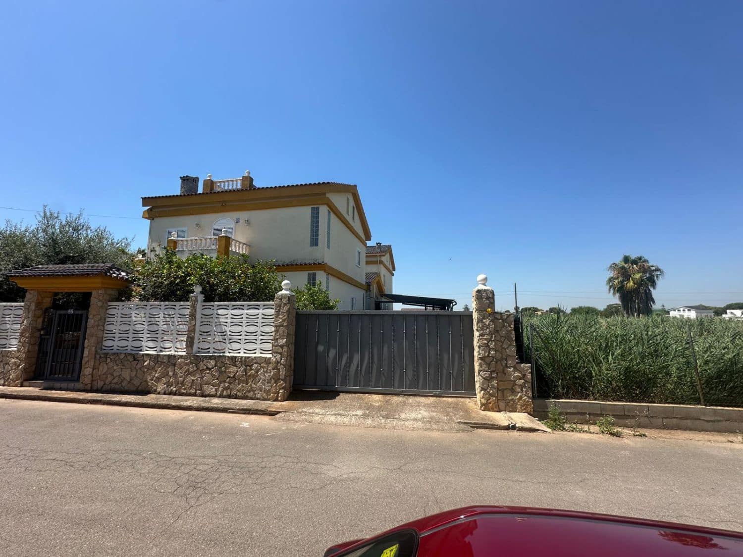 7 soveværelse Rækkehus til salg i Castello de la Plana med garage - € 950.000 (Ref: 9099376)