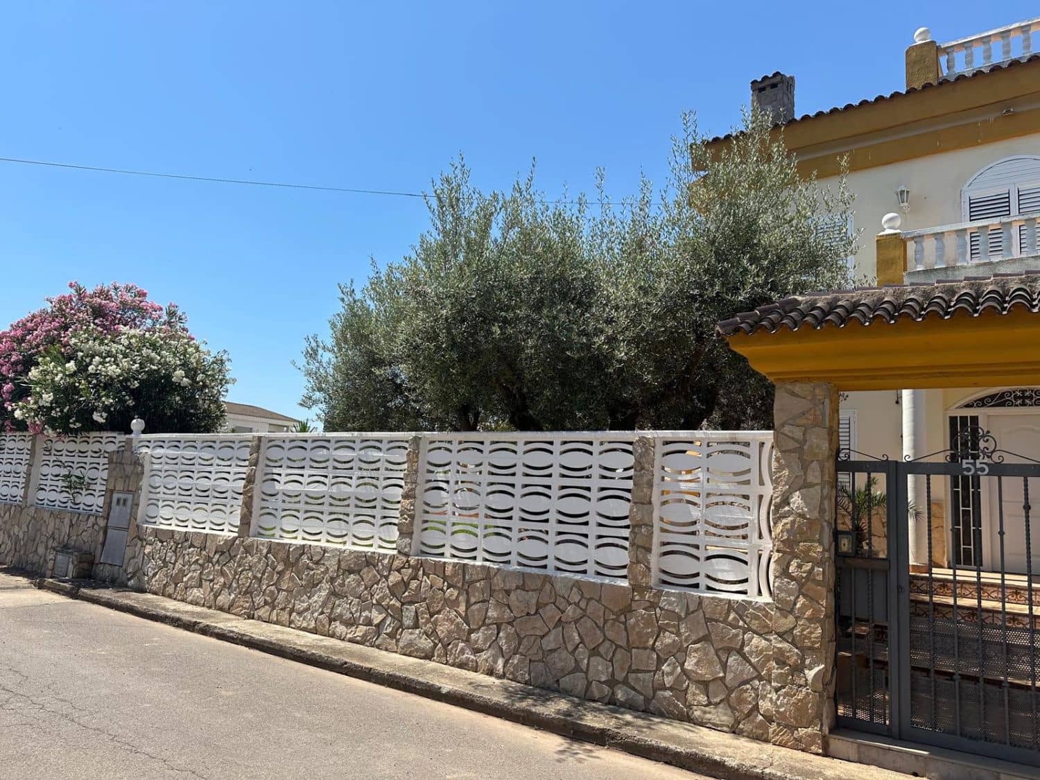 7 soveværelse Rækkehus til salg i Castello de la Plana med garage - € 950.000 (Ref: 9099376)