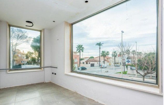 Kaupallinen myytävänä paikassa Benicarlo - 450 000 € (Ref: 9134729)