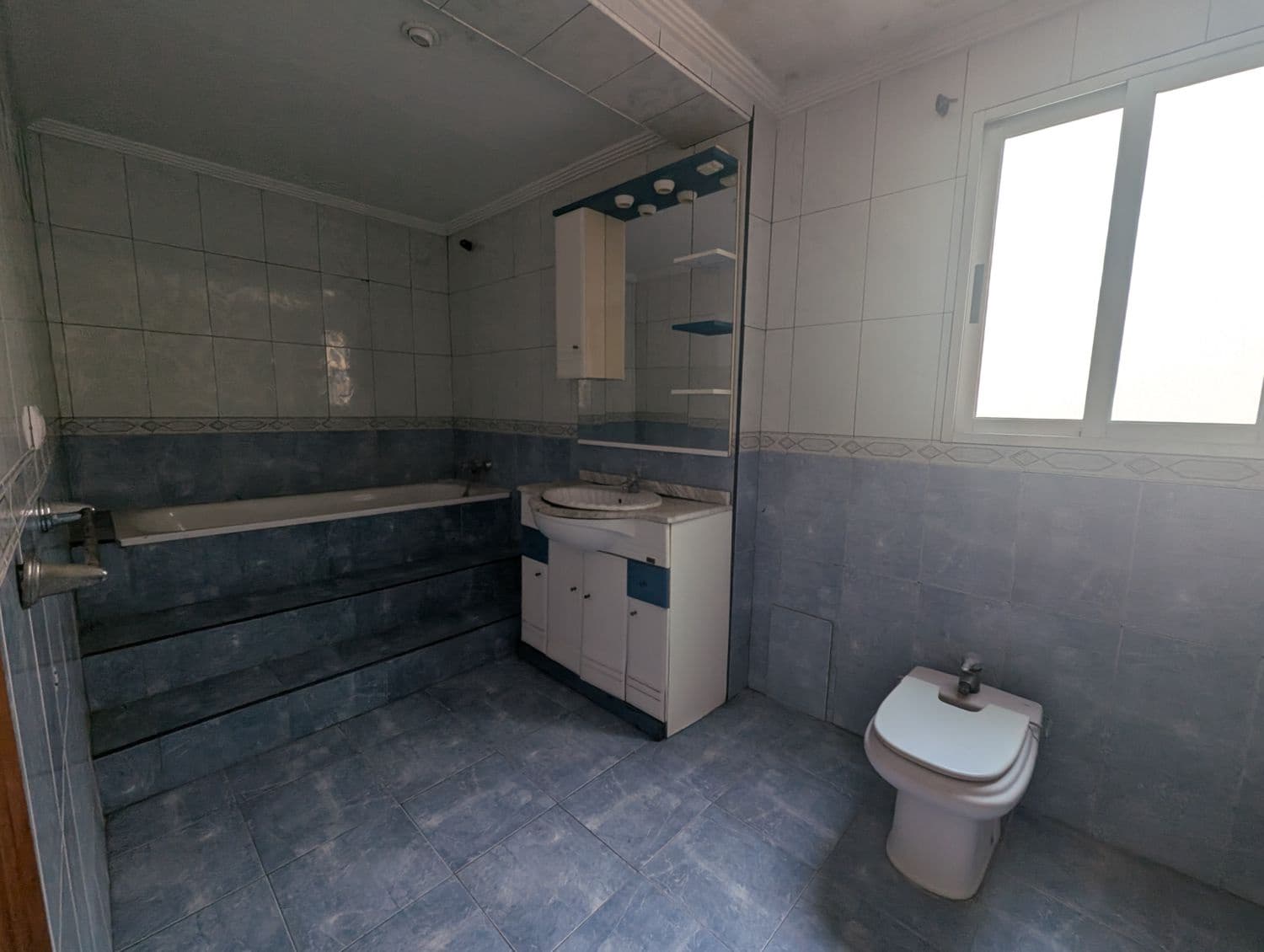 3 soveværelse Lejlighed til salg i Castello de la Plana - € 95.000 (Ref: 9137413)