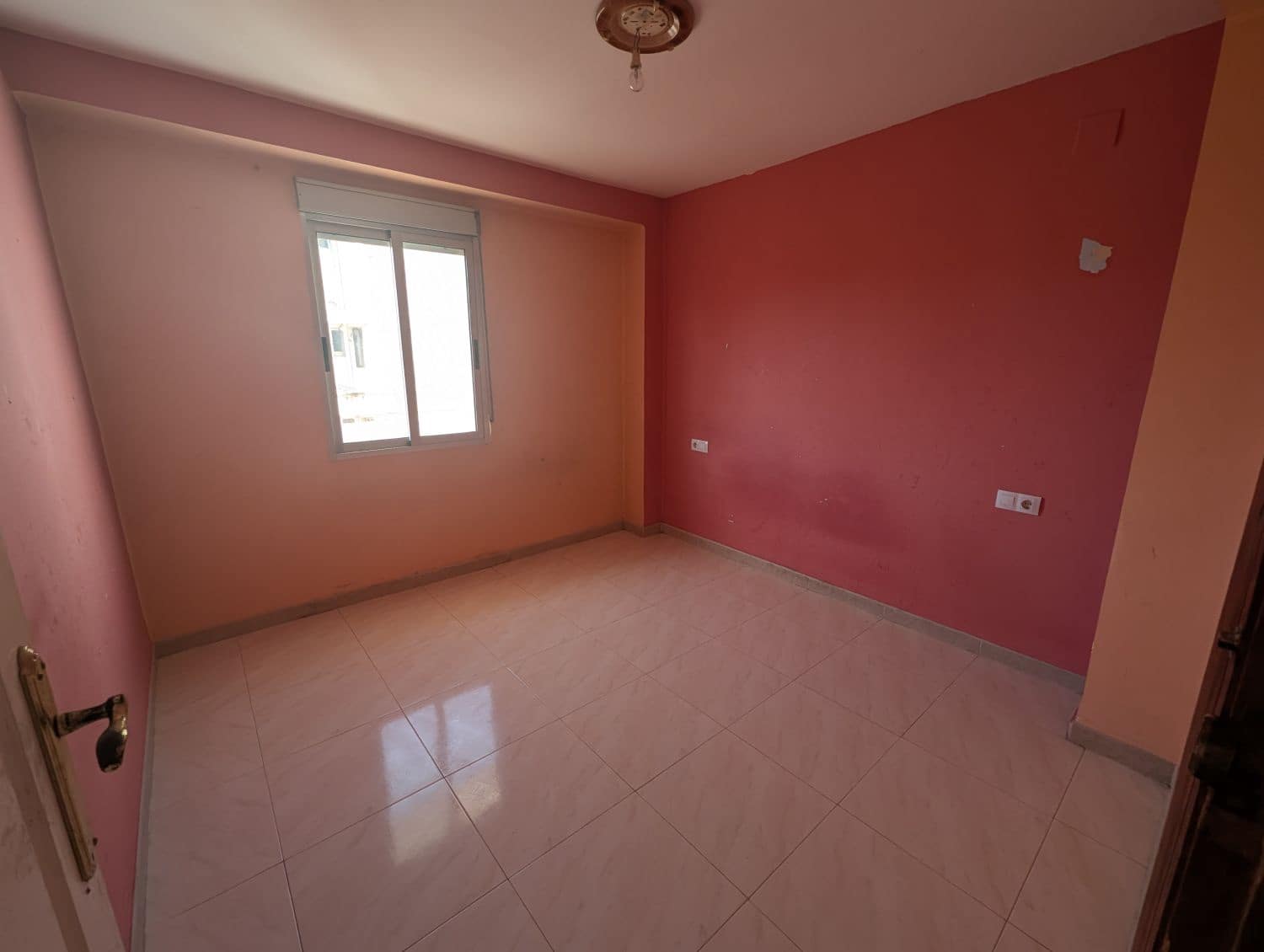 3 soveværelse Lejlighed til salg i Castello de la Plana - € 95.000 (Ref: 9137413)