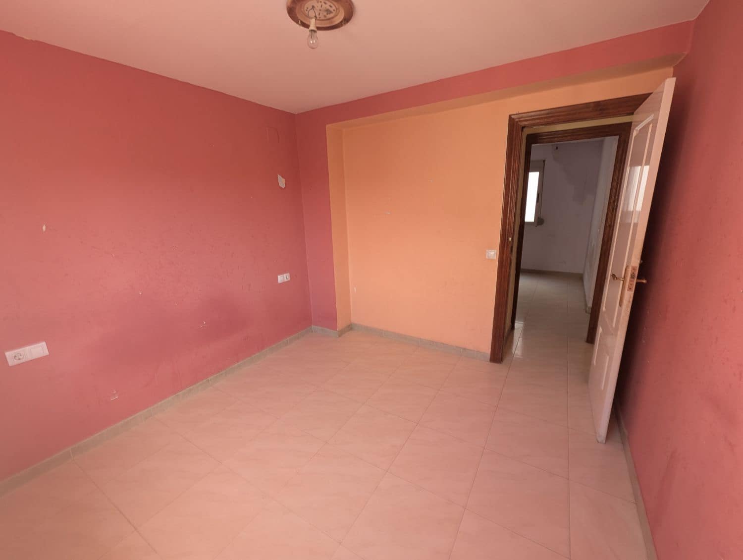 3 soveværelse Lejlighed til salg i Castello de la Plana - € 95.000 (Ref: 9137413)