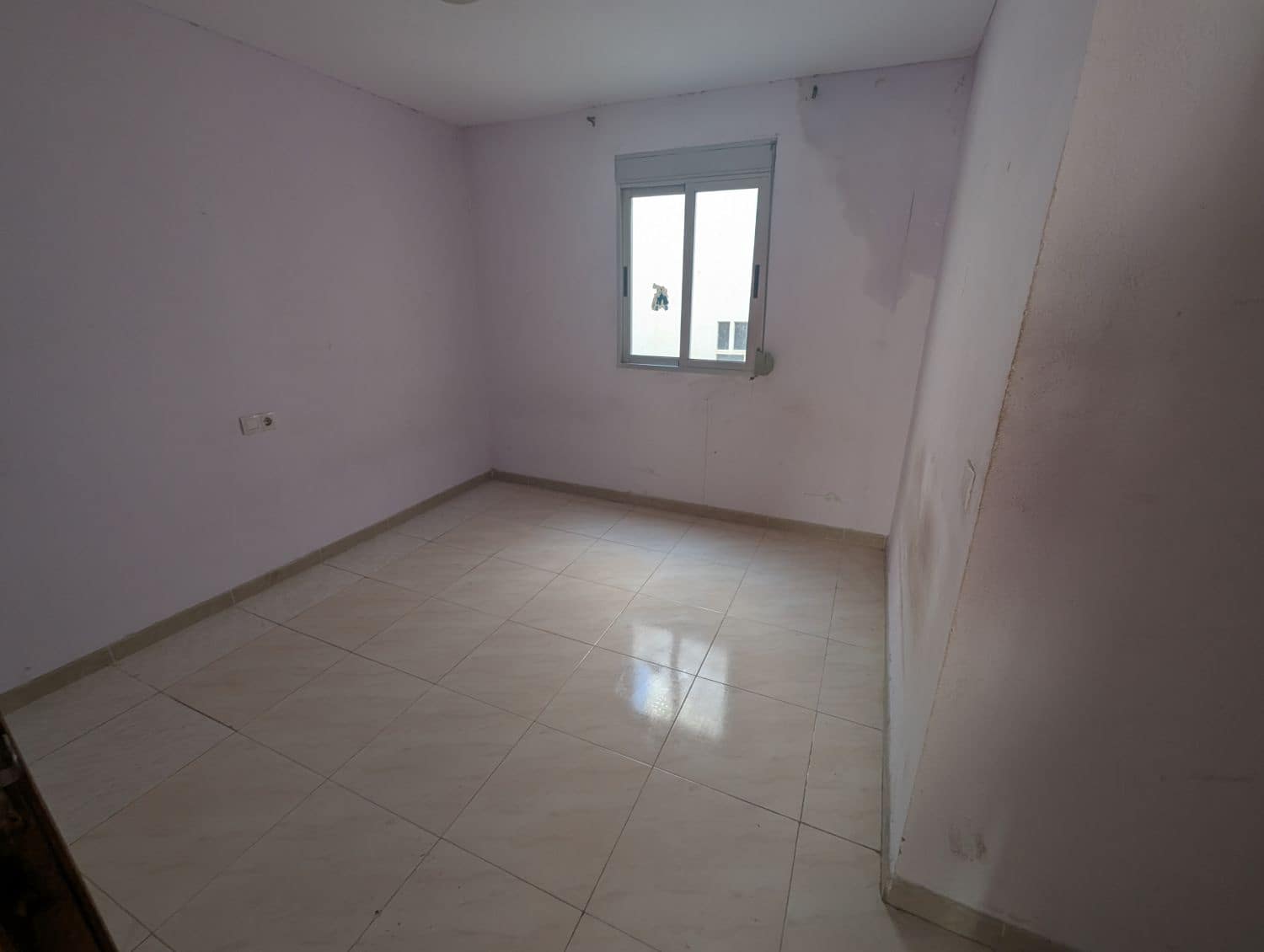 3 soveværelse Lejlighed til salg i Castello de la Plana - € 95.000 (Ref: 9137413)