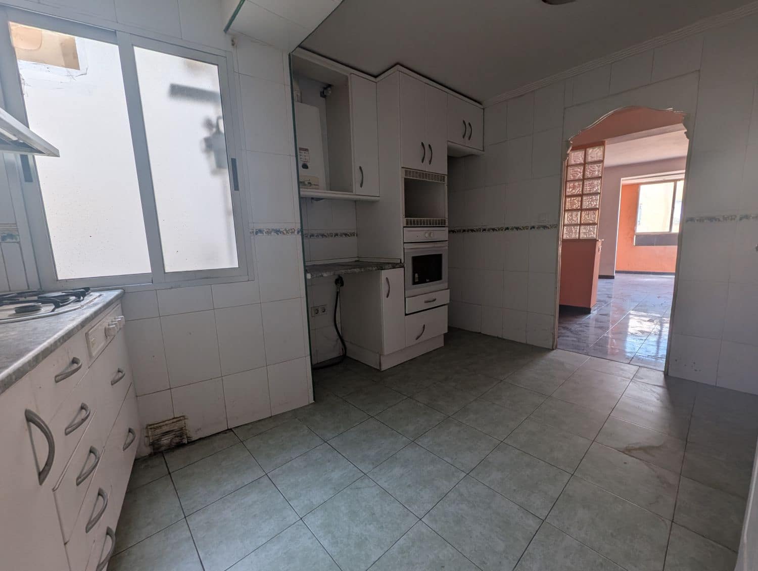 3 soveværelse Lejlighed til salg i Castello de la Plana - € 95.000 (Ref: 9137413)