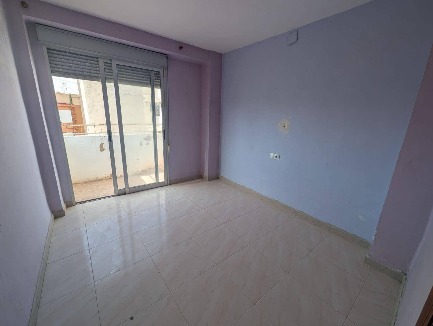 3 soveværelse Lejlighed til salg i Castello de la Plana - € 95.000 (Ref: 9137413)