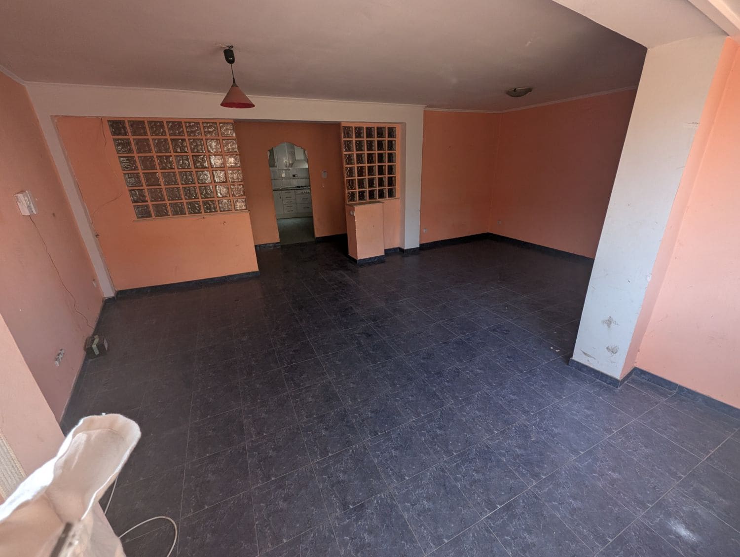 3 soveværelse Lejlighed til salg i Castello de la Plana - € 95.000 (Ref: 9137413)