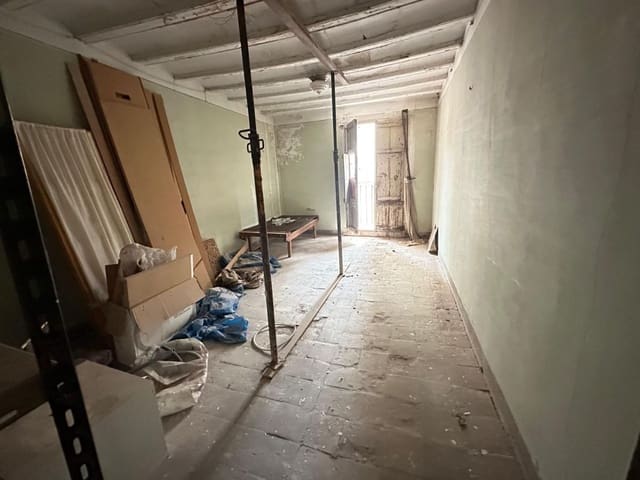 Townhouse for sale in Centro, Castelló de la Plana - € 79,000 (Ref: 9164049)