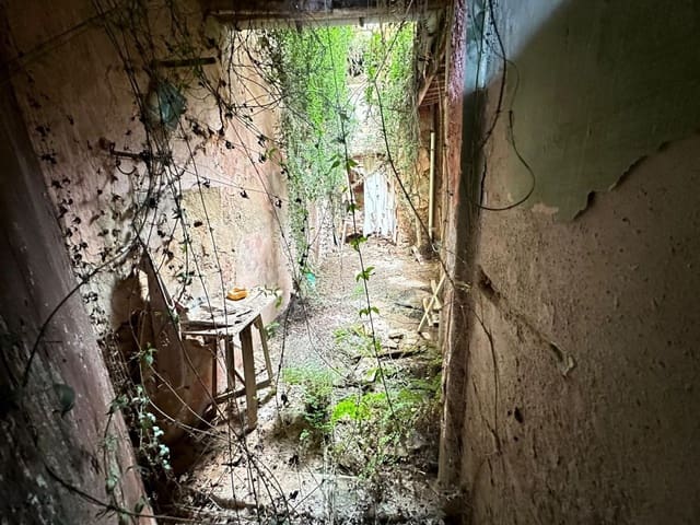 Townhouse for sale in Centro, Castelló de la Plana - € 79,000 (Ref: 9164049)