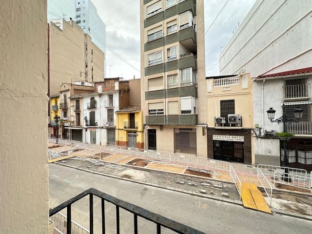 Townhouse for sale in Centro, Castelló de la Plana - € 79,000 (Ref: 9164049)