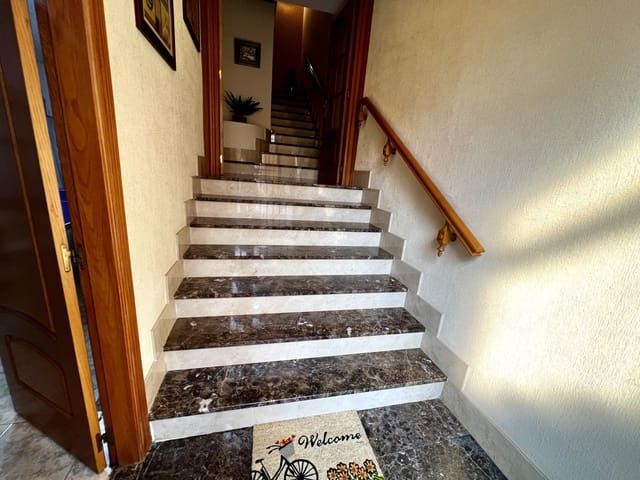 5 bedroom Townhouse for sale in Burriana / Borriana - € 319,000 (Ref: 9189216)