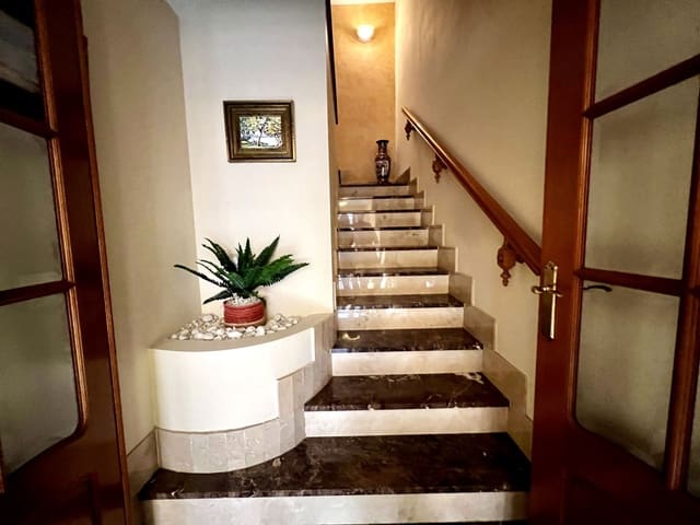 5 bedroom Townhouse for sale in Burriana / Borriana - € 319,000 (Ref: 9189216)