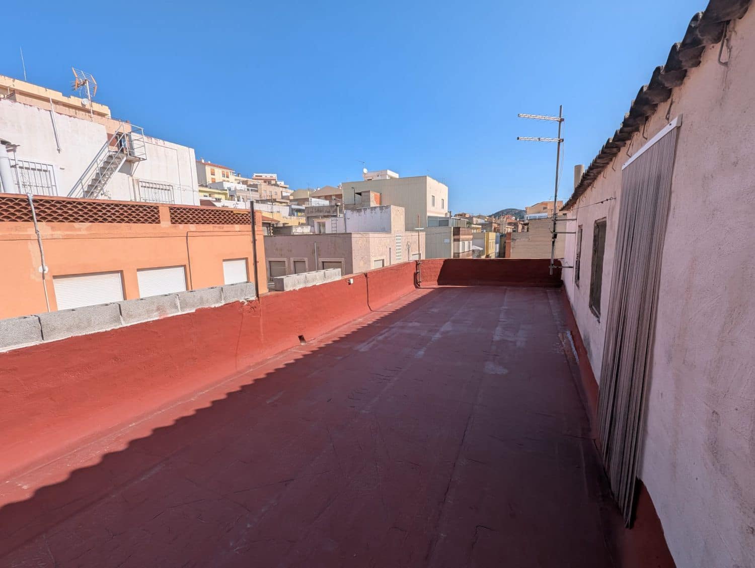 6 soveværelse Byhus til salg i L'Alcora med garage - € 129.800 (Ref: 9189218)