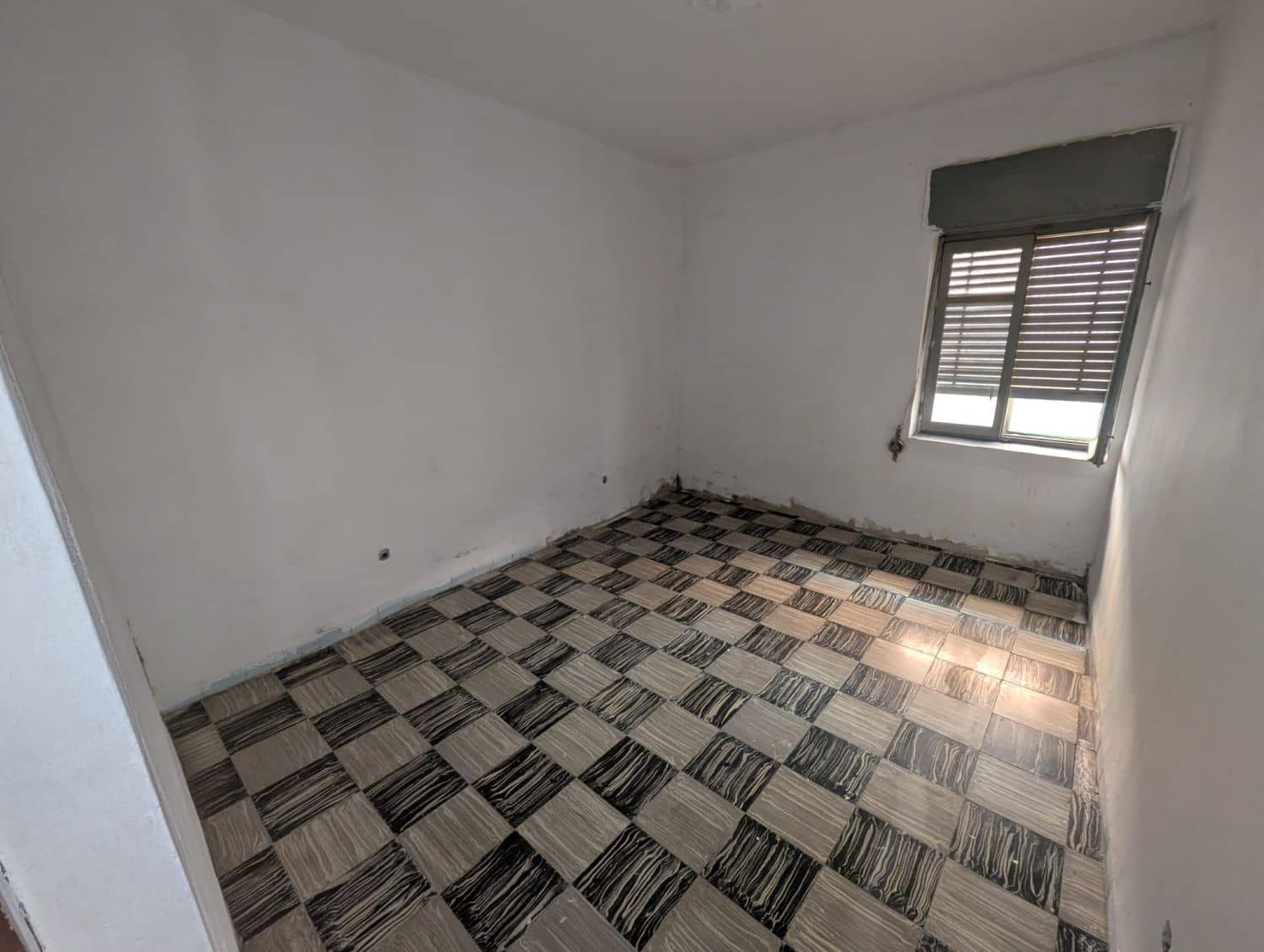 6 soveværelse Byhus til salg i L'Alcora med garage - € 129.800 (Ref: 9189218)