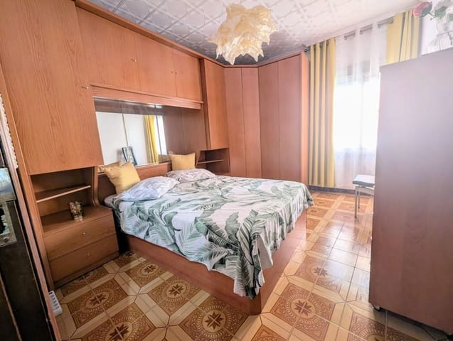 6 bedroom Townhouse for sale in L'Alcora with garage - € 129,800 (Ref: 9189218)