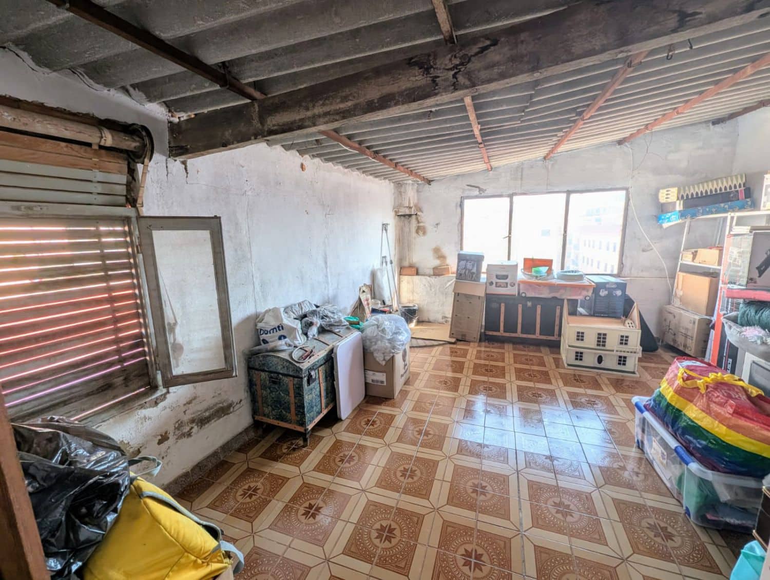 6 soveværelse Byhus til salg i L'Alcora med garage - € 129.800 (Ref: 9189218)