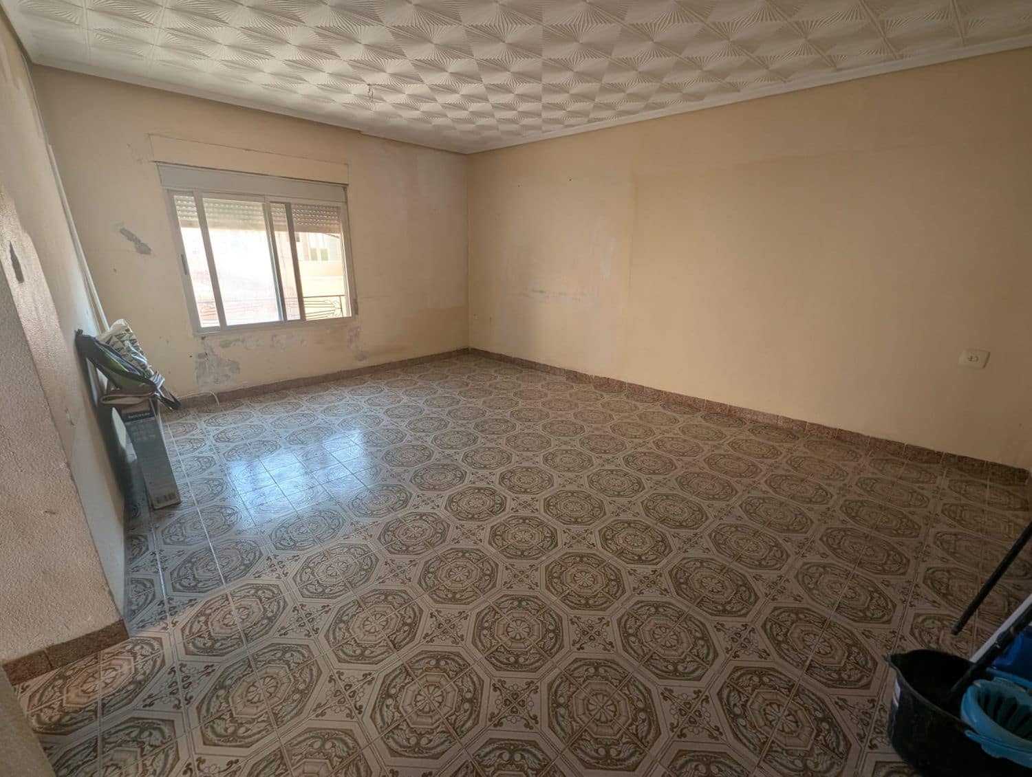 6 soveværelse Byhus til salg i L'Alcora med garage - € 129.800 (Ref: 9189218)