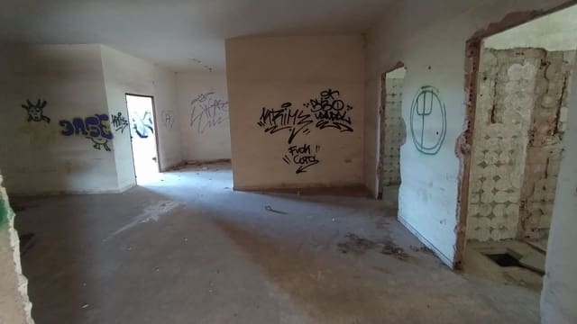 Villa for sale in Burriana / Borriana - € 120,000 (Ref: 9196298)