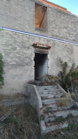 Villa for sale in Burriana / Borriana - € 90,000 (Ref: 9196299)