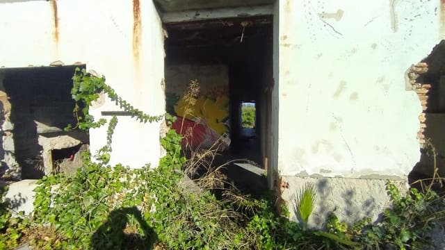 Villa for sale in Burriana / Borriana - € 90,000 (Ref: 9196299)