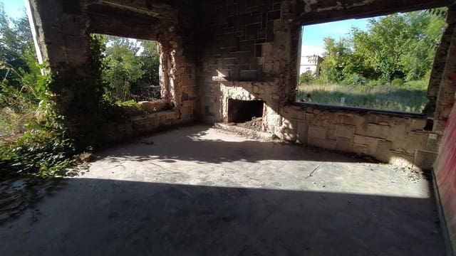 Villa for sale in Burriana / Borriana - € 90,000 (Ref: 9196299)