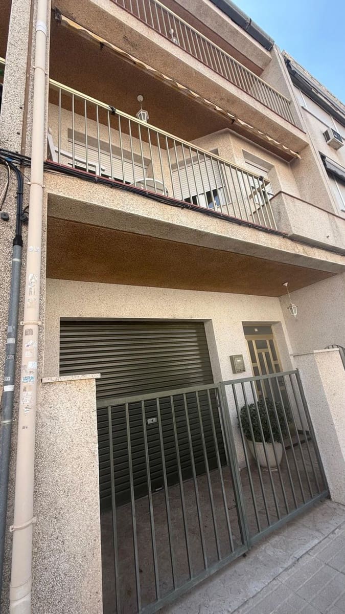 4 soveværelse Byhus til salg i Vinaros med garage - € 195.000 (Ref: 9200790)