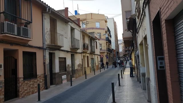 Hus till salu i Centro, Castelló de la Plana - 90 000 € (Ref: 9202752)