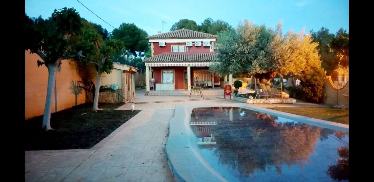 5 makuuhuone Omakotitalo myytävänä paikassa Borriol mukana 
autotalli - 396 000 € (Ref: 9208665)