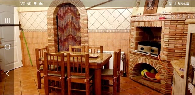 5 bedroom Townhouse for sale in Borriol with garage - € 396,000 (Ref: 9208665)