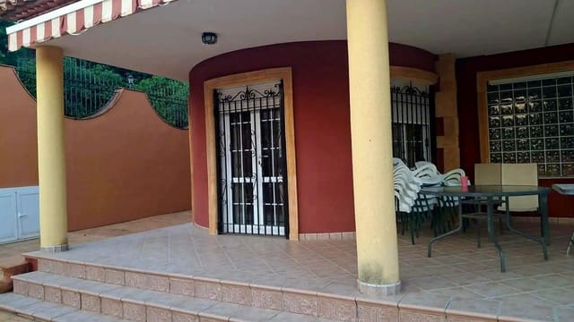 5 bedroom Townhouse for sale in Borriol with garage - € 396,000 (Ref: 9208665)