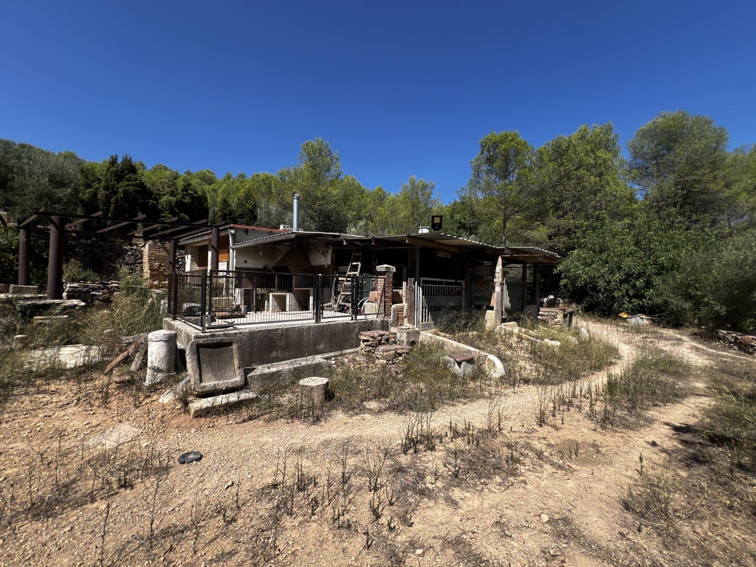 4 soverom Finca/Herregård til salgs i Artana - € 130 000 (Ref: 9209540)