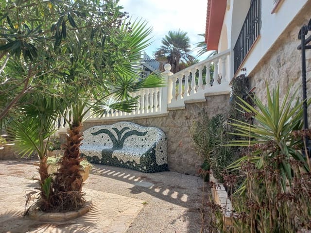 7 makuuhuone Huvila myytävänä paikassa Oropesa  - 789 000 € (Ref: 9233110)