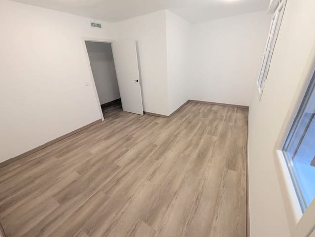 3 slaapkamer Flat te koop in Centro, Castelló de la Plana met garage - € 185.000 (Ref: 9233111)