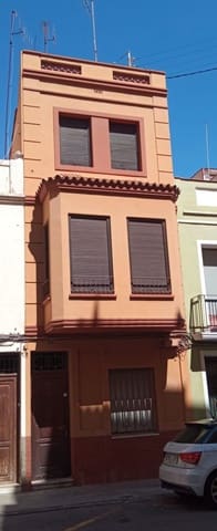 4 makuuhuone Rivitalo myytävänä paikassa Norte, Castelló de la Plana - 199 000 € (Ref: 9243482)