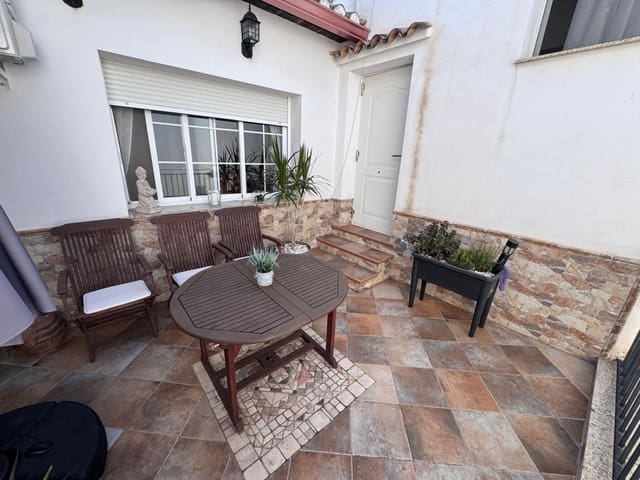 6 bedroom Townhouse for sale in Burriana / Borriana with garage - € 330,000 (Ref: 9257625)