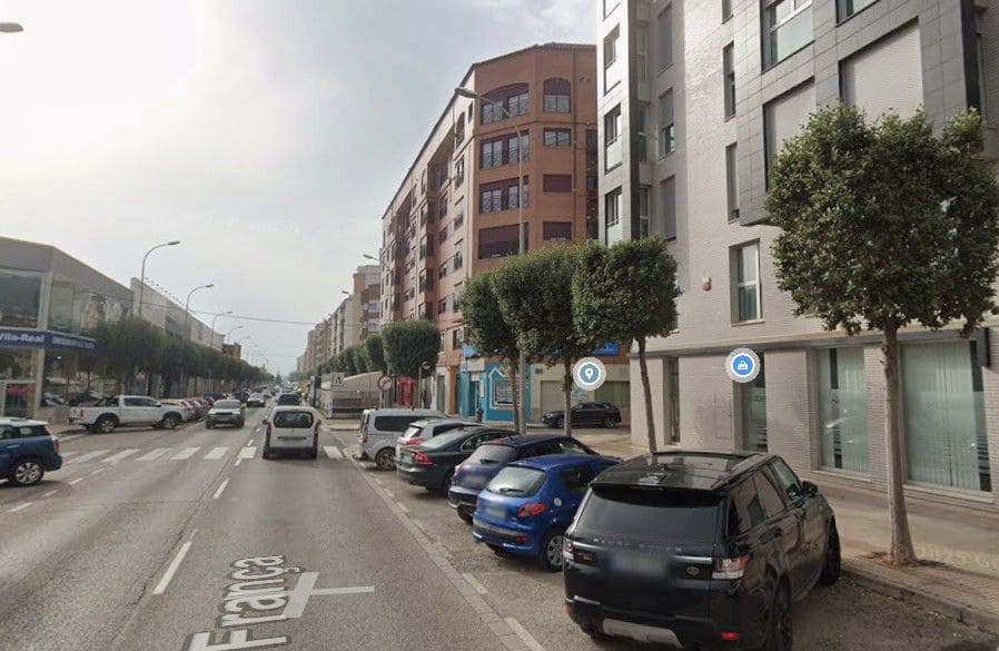 Commercial for sale in Vila-real - € 67,000 (Ref: 9262897)