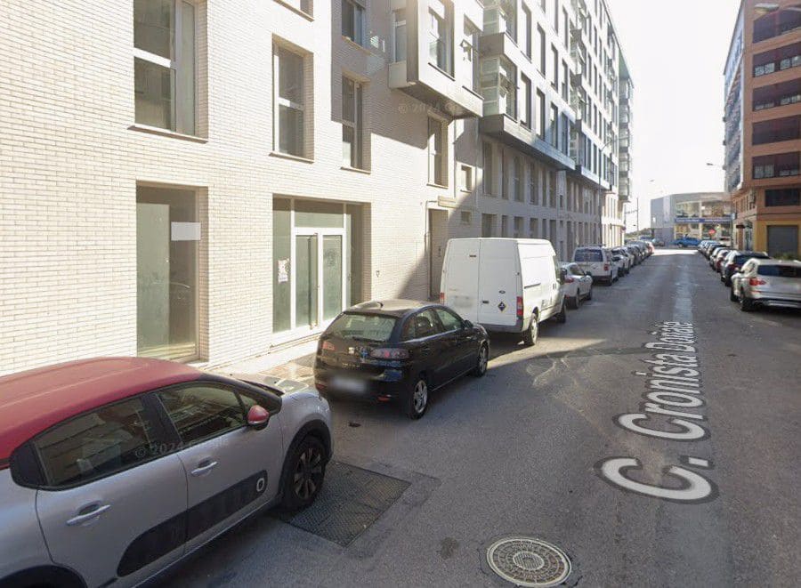 Commercial for sale in Vila-real - € 67,000 (Ref: 9262897)